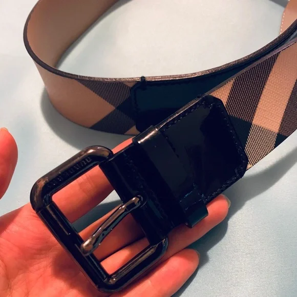 Burberry black leather nova check belt - Picture 3 of 16